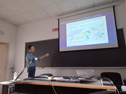 Prof. Christian Millo (USP)